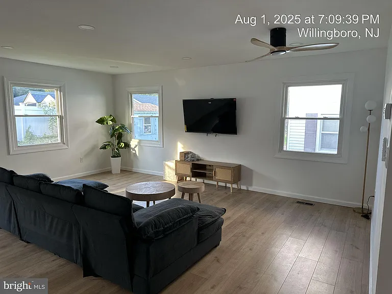 29 Hinsdale Ln — Photo 45
