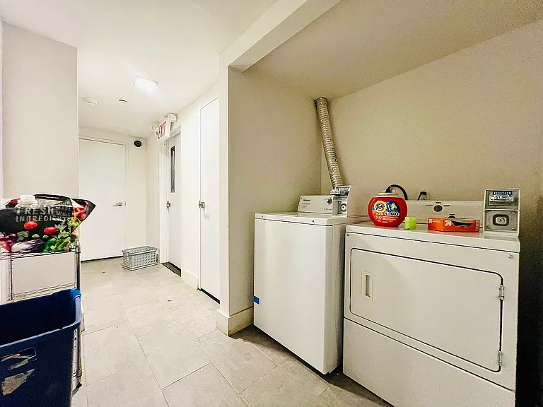 173 Martense St #PENTHOUSE — Photo 22
