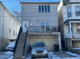 86 W 16th St FLOOR 2, Bayonne, NJ 07002