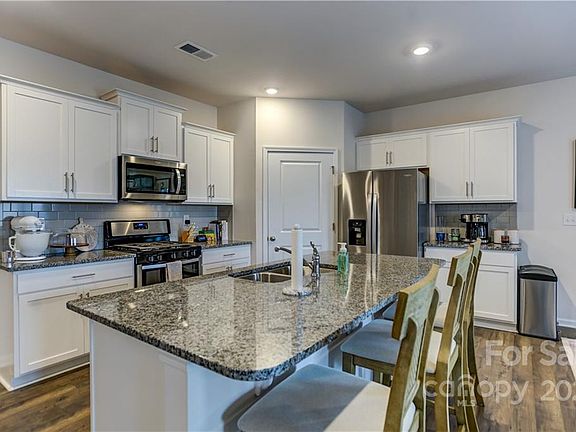 4th image of 106 Neill Estate Ln #409