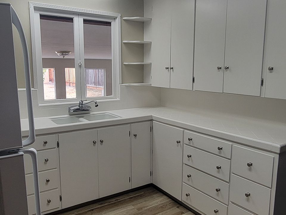 Kitchen storage