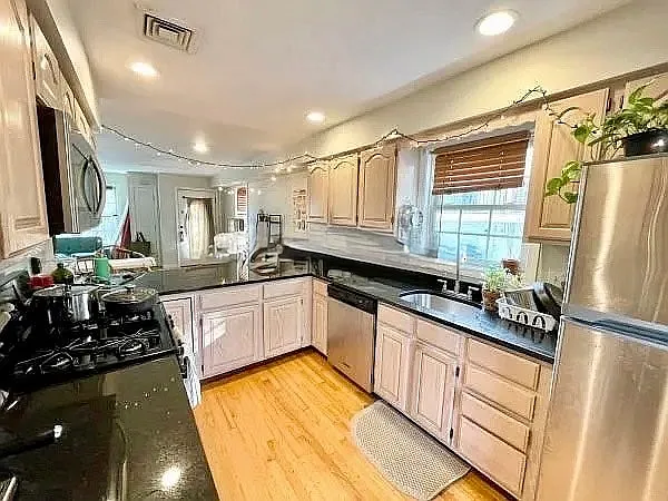 6 Harleston St #6 — Photo 4