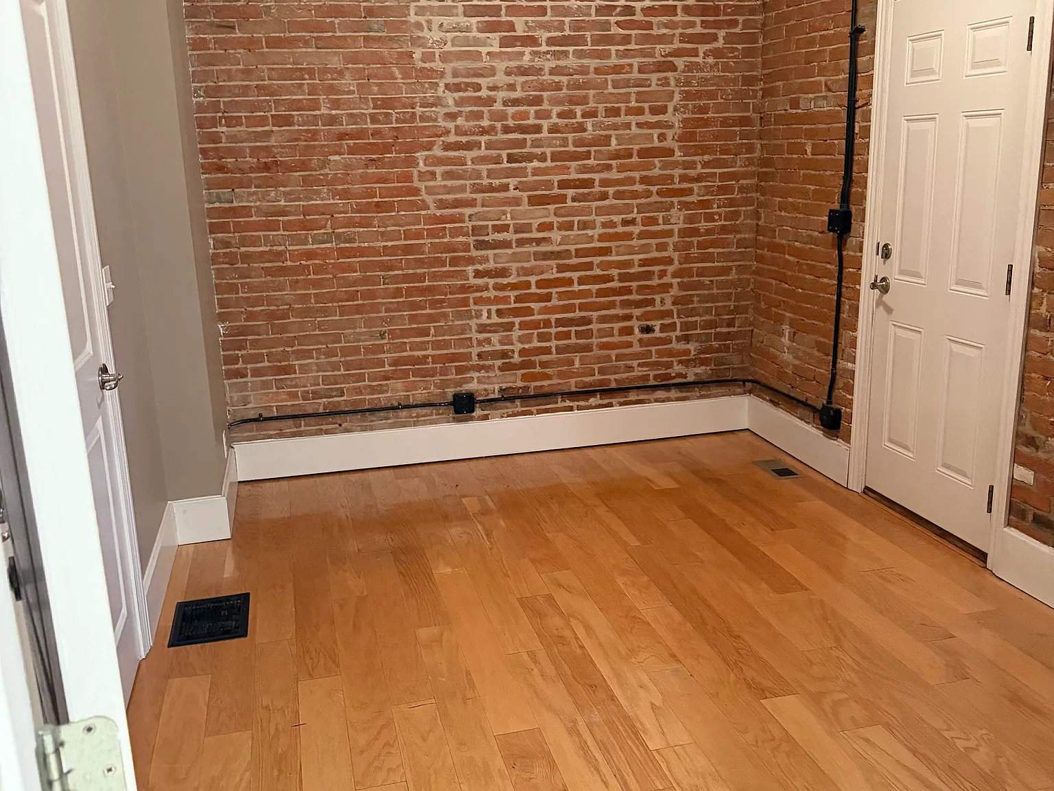 1 bed, 500 sqft, $900 — Photo 3