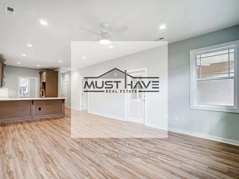 1512 29th St SE — Photo 5