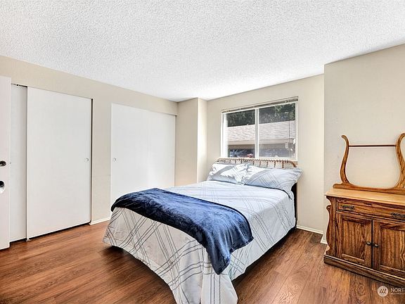 4th image of 15715 4th Avenue S #2-22