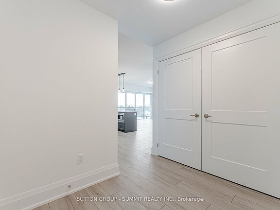 3rd image of 1035 Southdown Rd #602
