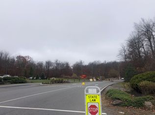 9859 Deerwood Dr, Tobyhanna, PA