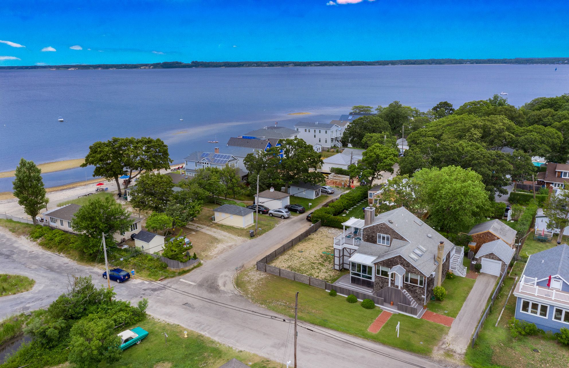 82 Pine Neck Ave, Sag Harbor, NY 11963 Out East