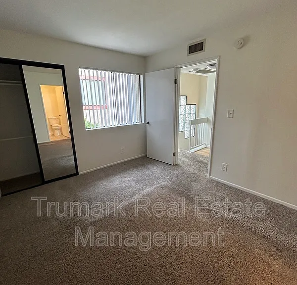 416 W Milford St #C — Photo 12