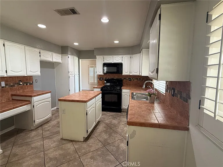 19530 Chinotto Ln — Photo 10