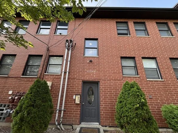 1431 W 108th St APT C, Chicago, IL 60643
