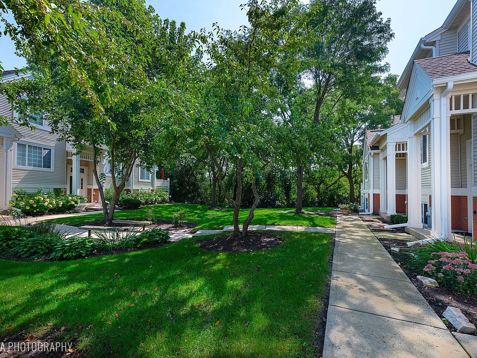 551 Cary Woods Cir, Cary, IL 60013 | Zillow