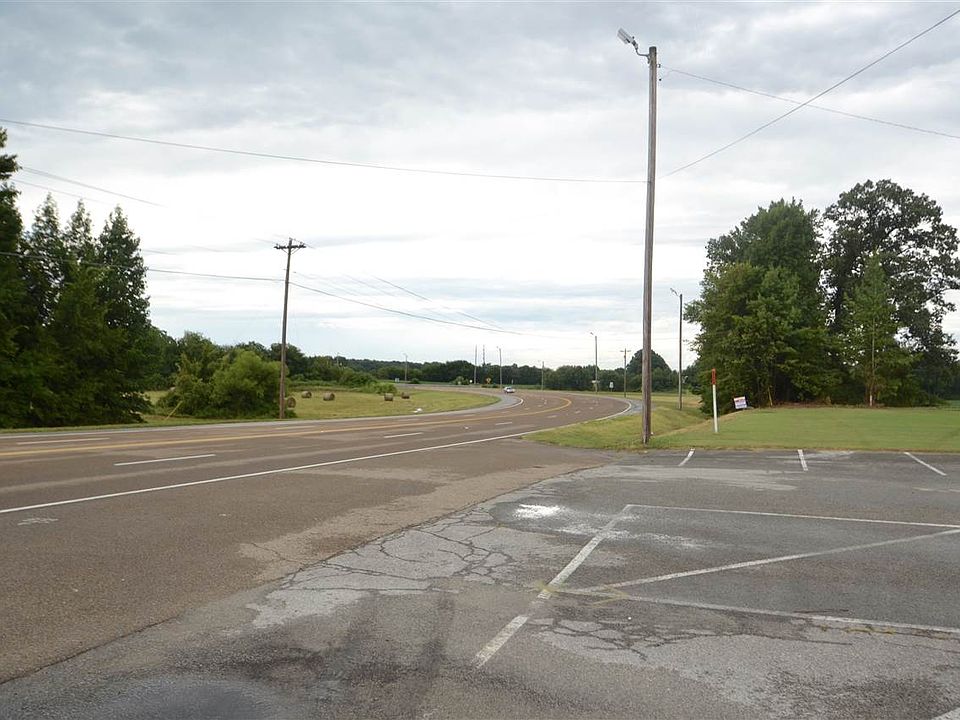 2nd image of 3250 Main St