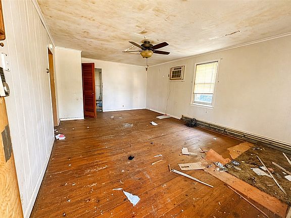 2nd image of 210 N Grant St