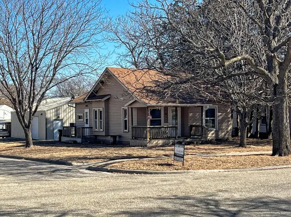 622 N Walnut St, Beloit, KS 67420