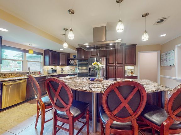 5th image of 3025 Windermere Dr