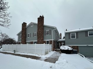 42182 Gladwin St, Northville, MI 48167