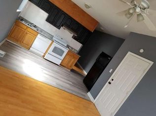 3232 Henrietta St, Saint Louis, MO 63104