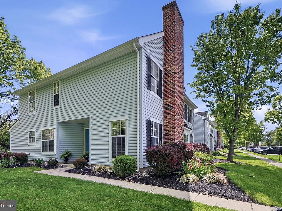 1st image of 601 Lindsley Ct