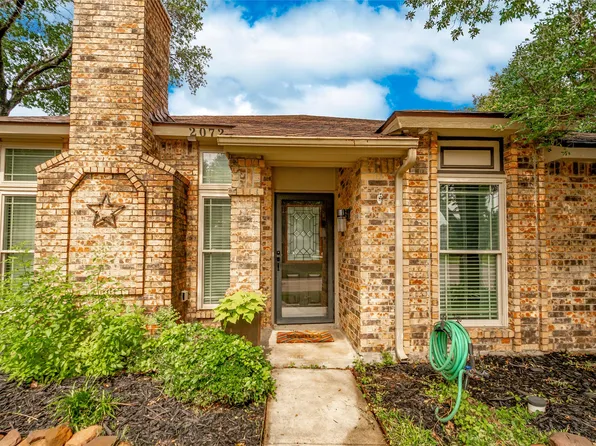 2072 Vista Dr, Lewisville, TX 75067