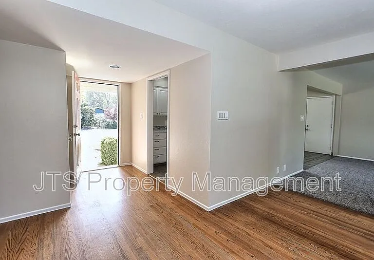 6565 S Land Park Dr — Photo 11