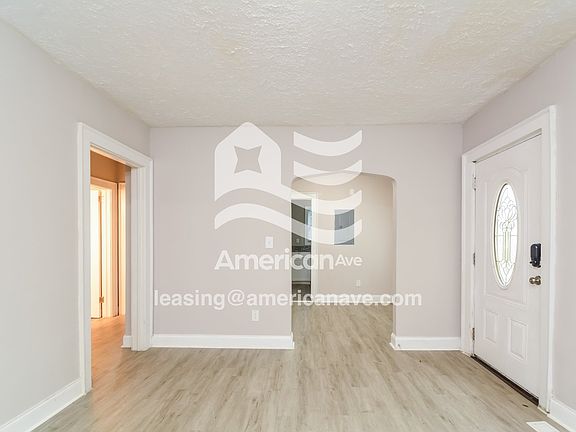 1041945_003_wm_-_living_room_13155877.jpg