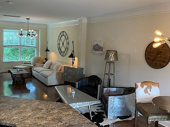 4th image of 8238 Lenox Creekside Dr