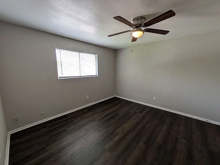 Sullivan Apartment Homes — Photo 31