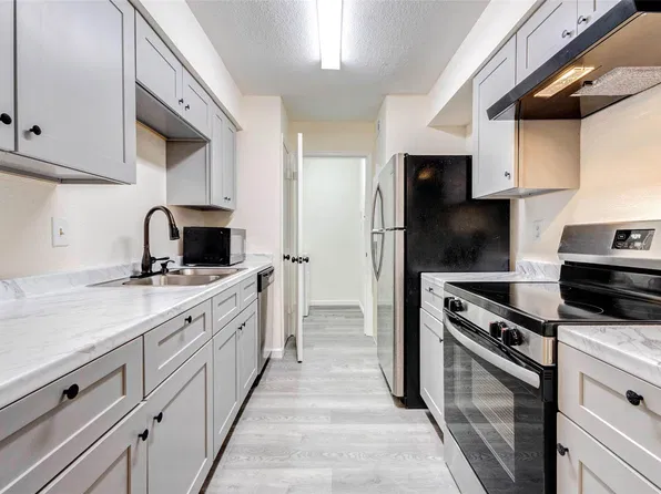 9700 Leawood Blvd APT 201, Houston, TX 77099