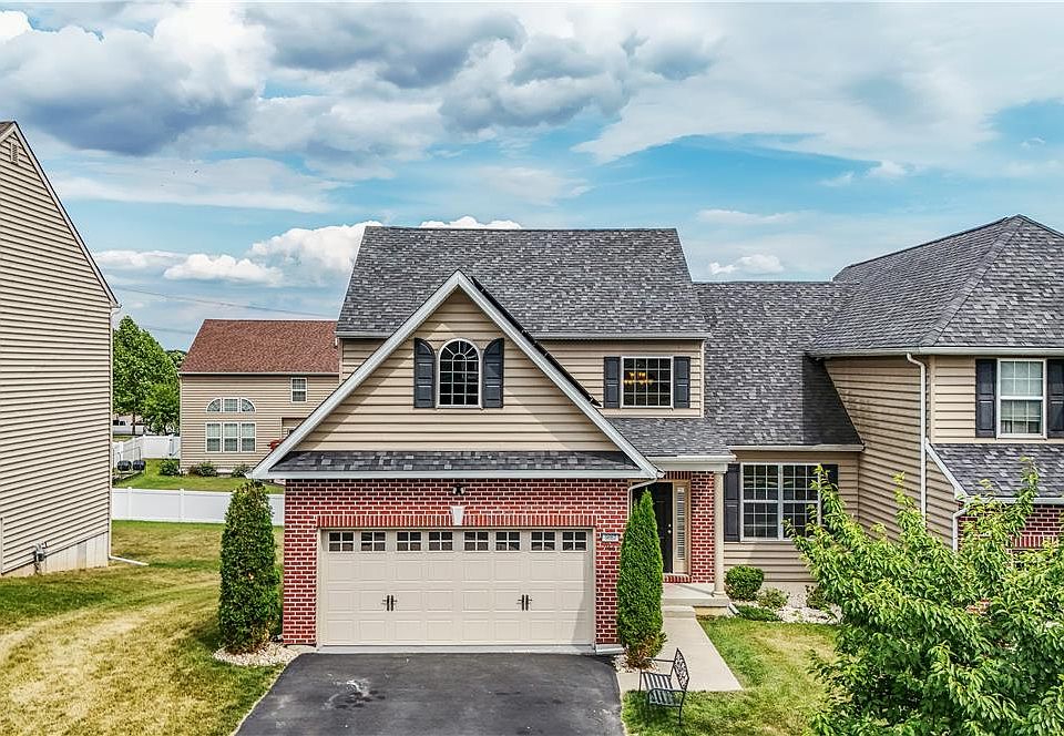 1st image of 9667 Crescent Lane Upper