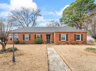 1107 Ivy Rd, Memphis, TN 38117