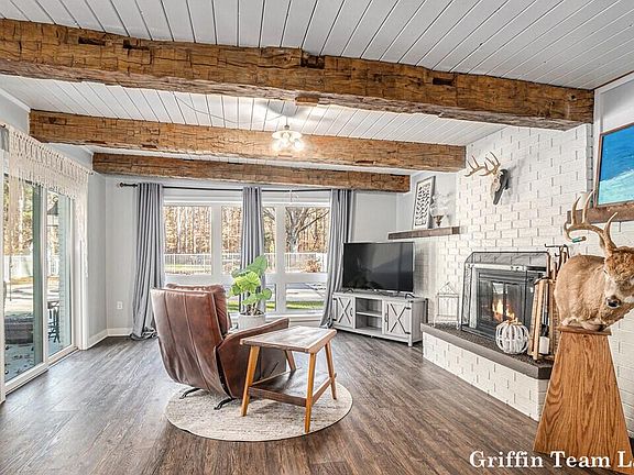 5th image of 14274 Jacqueline Ct