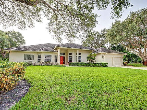 2nd image of 9 Oakwood Drive