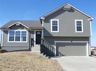 730 N Spruce St, Gardner, KS 66030
