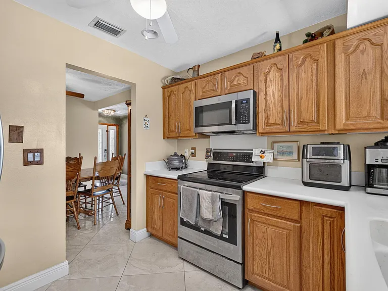 1362 SW Knollwood Dr — Photo 8