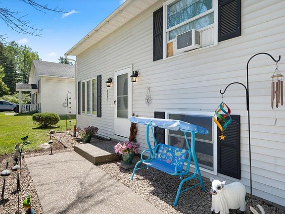 5th image of 19 Andy Avenue