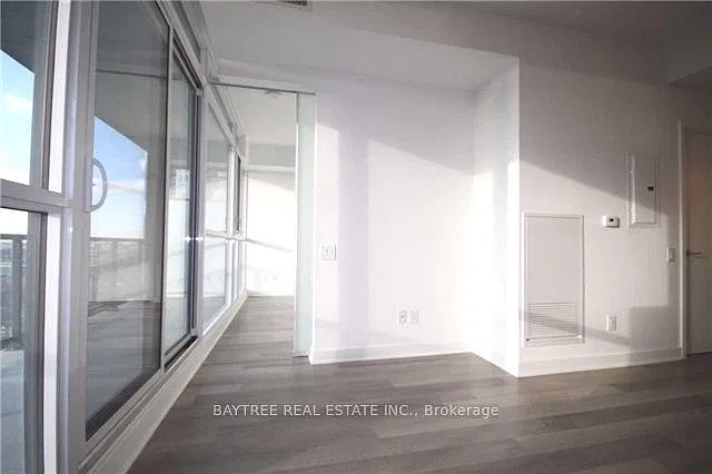 The Bond Condos — Photo 2