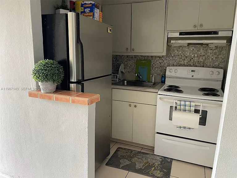 7904 West Dr #215 — Photo 8