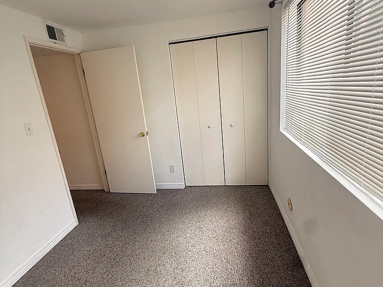 415 S Marina St #B — Photo 5