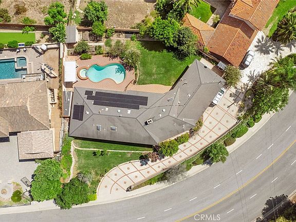 5th image of 2929 Crest Rd