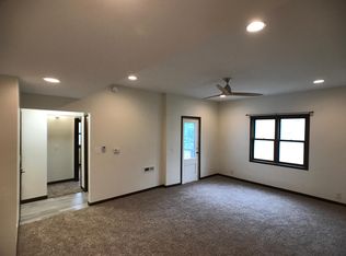 966 11th St APT 2, Marion, IA 52302