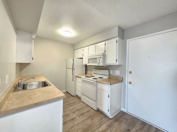 5th image of 1204 W 6th Ave #304