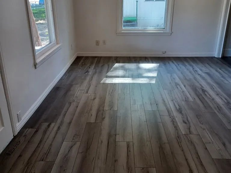 335 S 5 E — Photo 10
