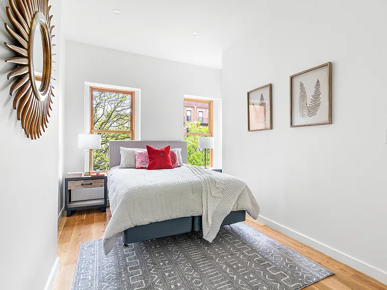 230 Monroe St #2 — Photo 4
