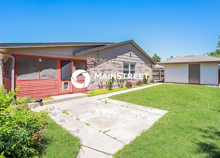 3104 Saint John Ave — Photo 15