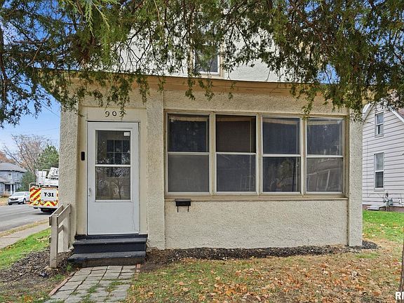 3rd image of 903 17th St