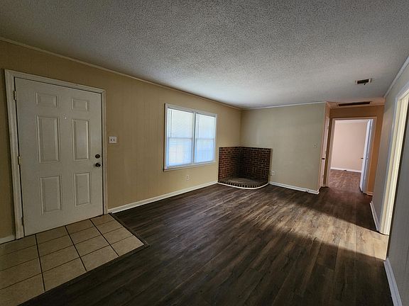 2nd image of 116B Joiner Dr #B