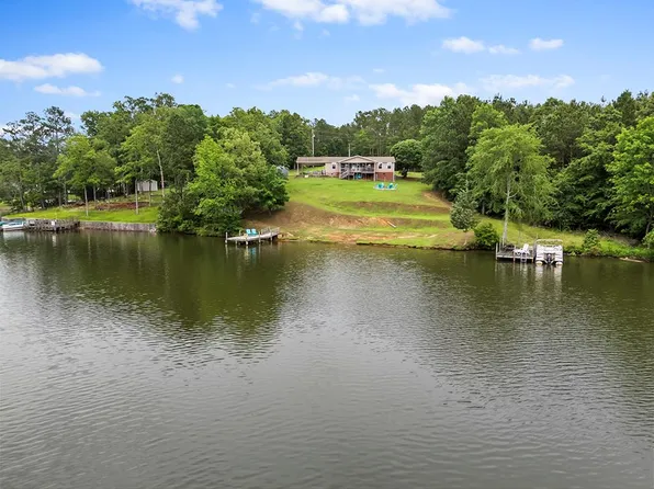 322 E Stagecoach Rd, Cross Hill, SC 29332