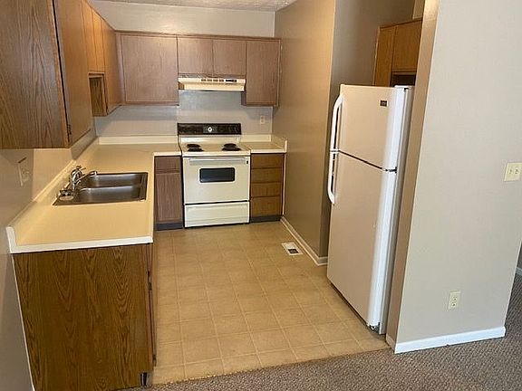 2nd image of 5B Stevens Dr #5A