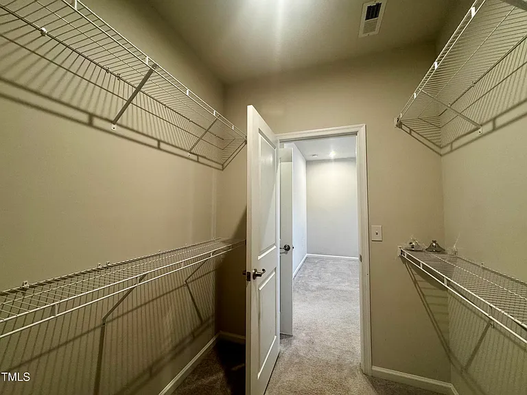 946 Channing Park Cir — Photo 31